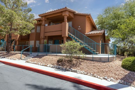 57722 This property is on the main/lower level which makes it highly desirable.