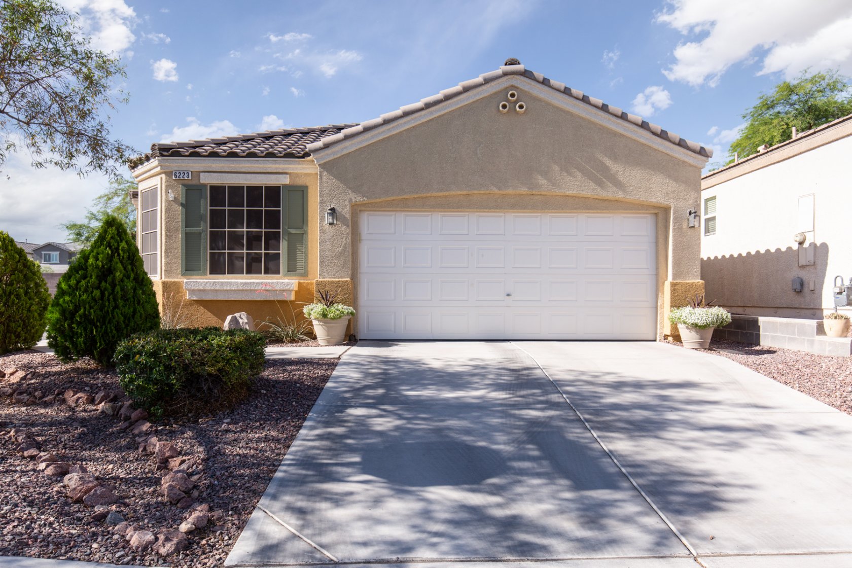 Beautiful, well maintained home in a Southwest gated community featuring all single story homes AND a community pool! Low HOA dues! Home sits on a corner lot at the end of the street w/no neighbors behind offering plenty of privacy. Open floor plan provides a spacious feel. Laminate flooring throughout living areas. Large eat-in kitchen features a breakfast bar, stainless steel appliances & plenty of cabinets & counter space. All appliances are included! Kitchen is open to the family room which has a door leading to the backyard. Spacious master bedroom offers a walk-in closet & bath with dual sinks, walk-in shower & separate tub. Relax in the back yard which features a covered patio w/a brand new sunshade, low maintenance landscaping & new artificial turf. Some other great features - new irrigation system in the backyard & new irrigation system timer, solar screens installed on all windows in 2021 plus recently installed antenna for TV (giving you the option of no more cable bills!).