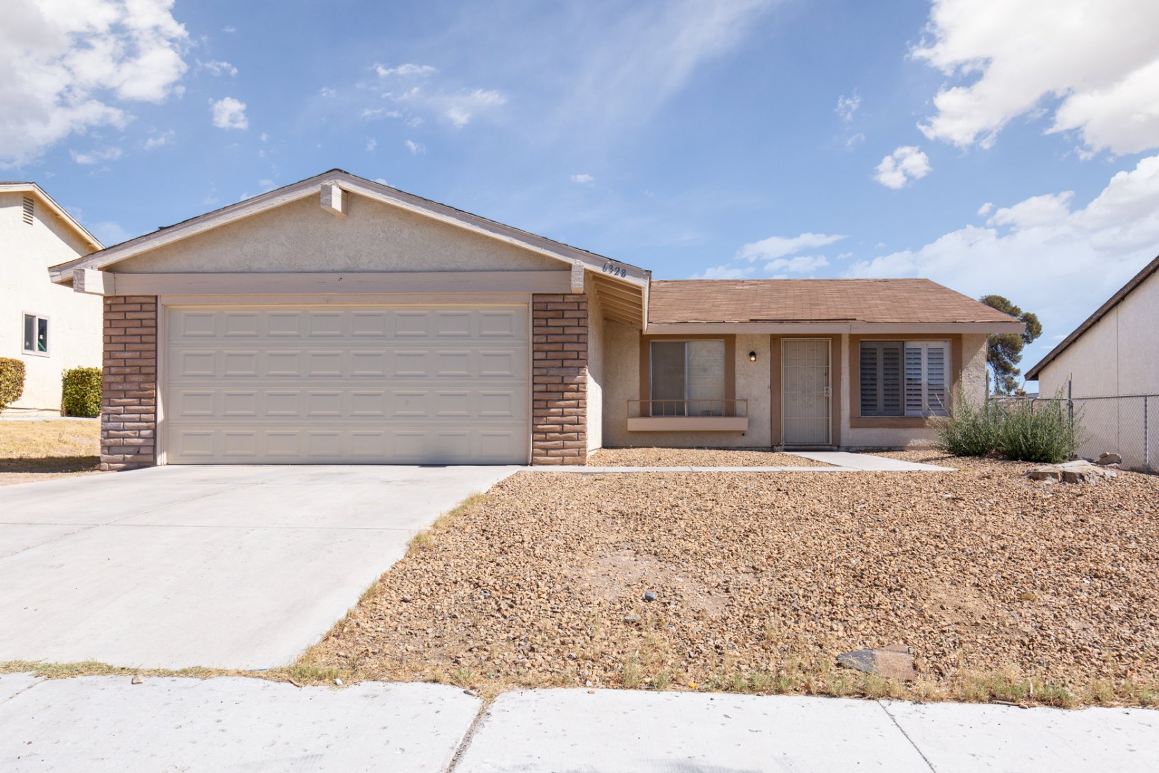 58675 Great single story in classic Vegas area!! Primary bedroom has a huge walk-in closet and a 3/4 bath! All bedrooms have ceiling fans! No HOA on this one!! large lot with parking for your toys!! Come make this one your own!!!