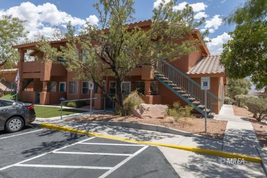 59225 Living at its best! If this is your first-time home or its your last home, you will love it!