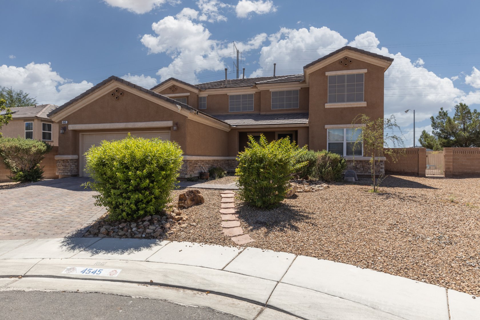 59807 This 5-bedroom home has a three-car tandem garage, and a big backyard with a fully covered patio. The home sits at the end of the street in a cul-de-sac with neighbors on one side only. Built to entertain, there is plenty of parking space for residents and guests! Enjoy the mountain views, this charming neighborhood sits on the northern edge of town, with nothing to be built passed it. Close shopping and freeway access as well. This is the one!!