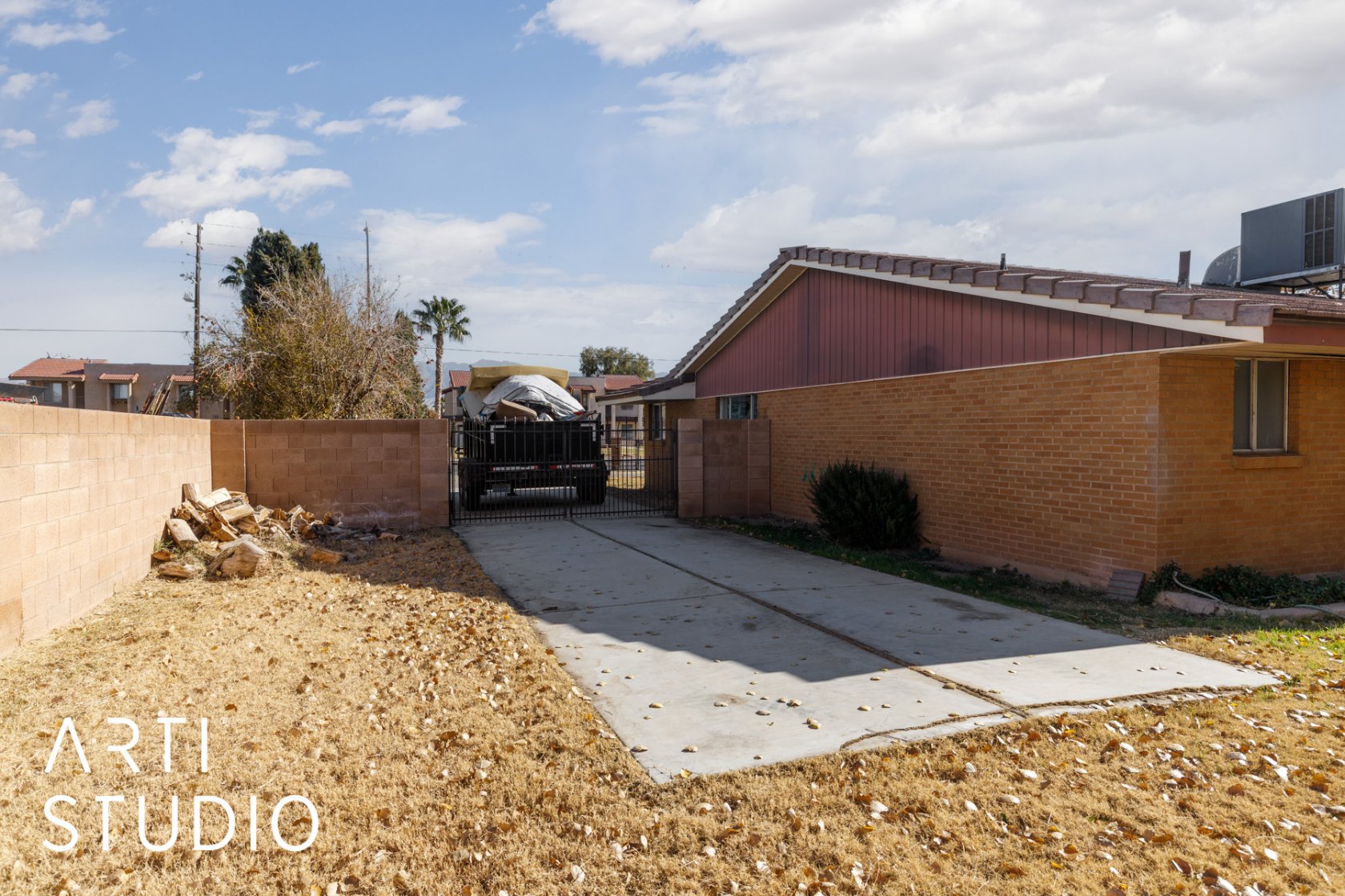 251 Riverside Rd