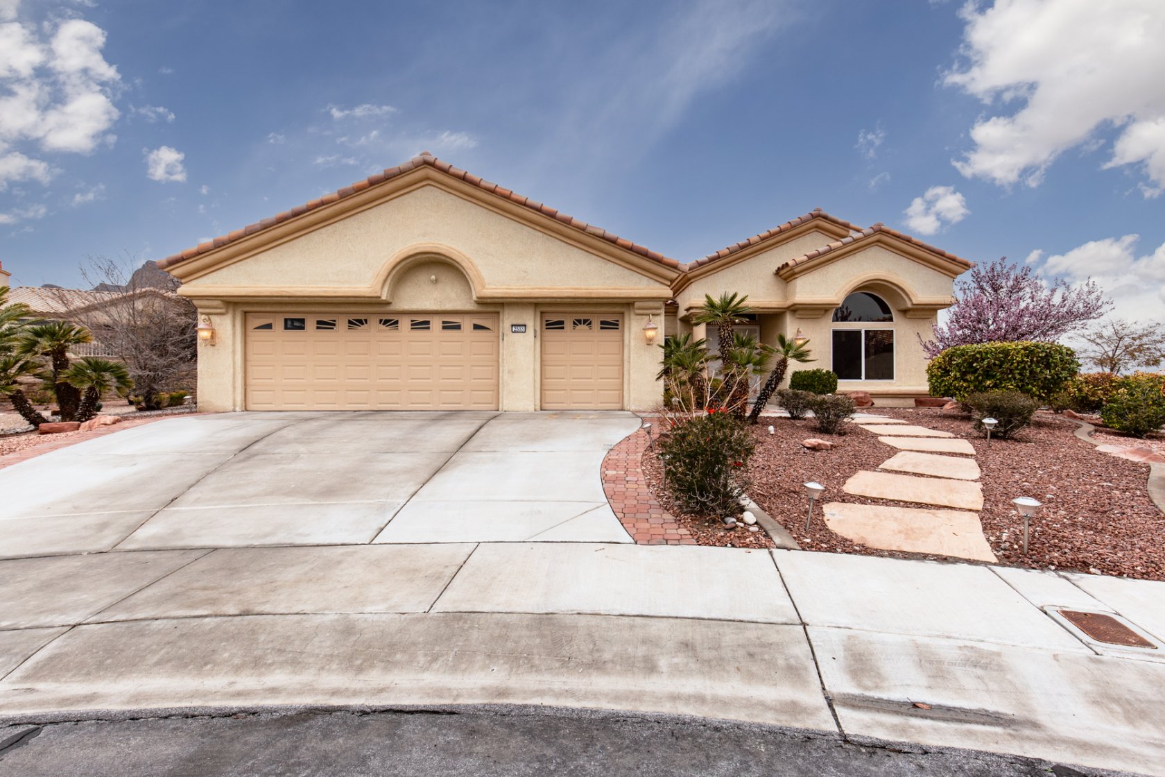2533 Laton Court