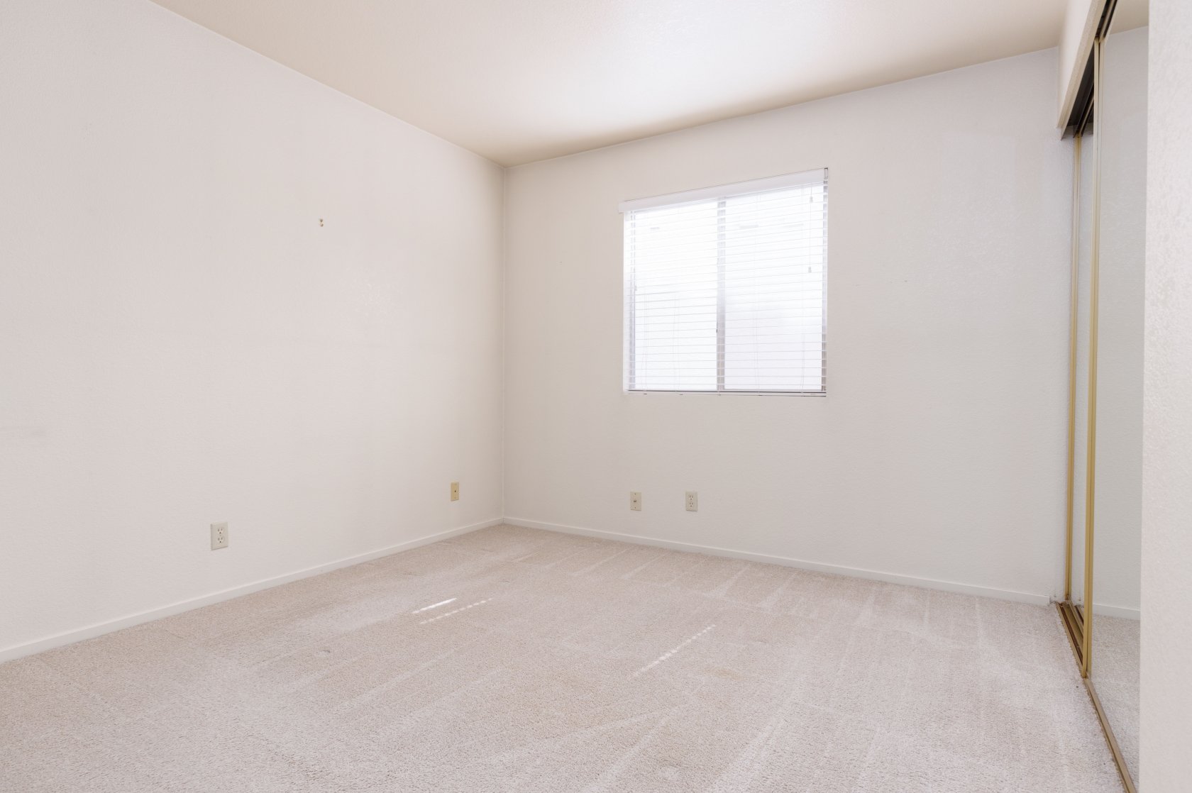 429 Mesa Blvd #102