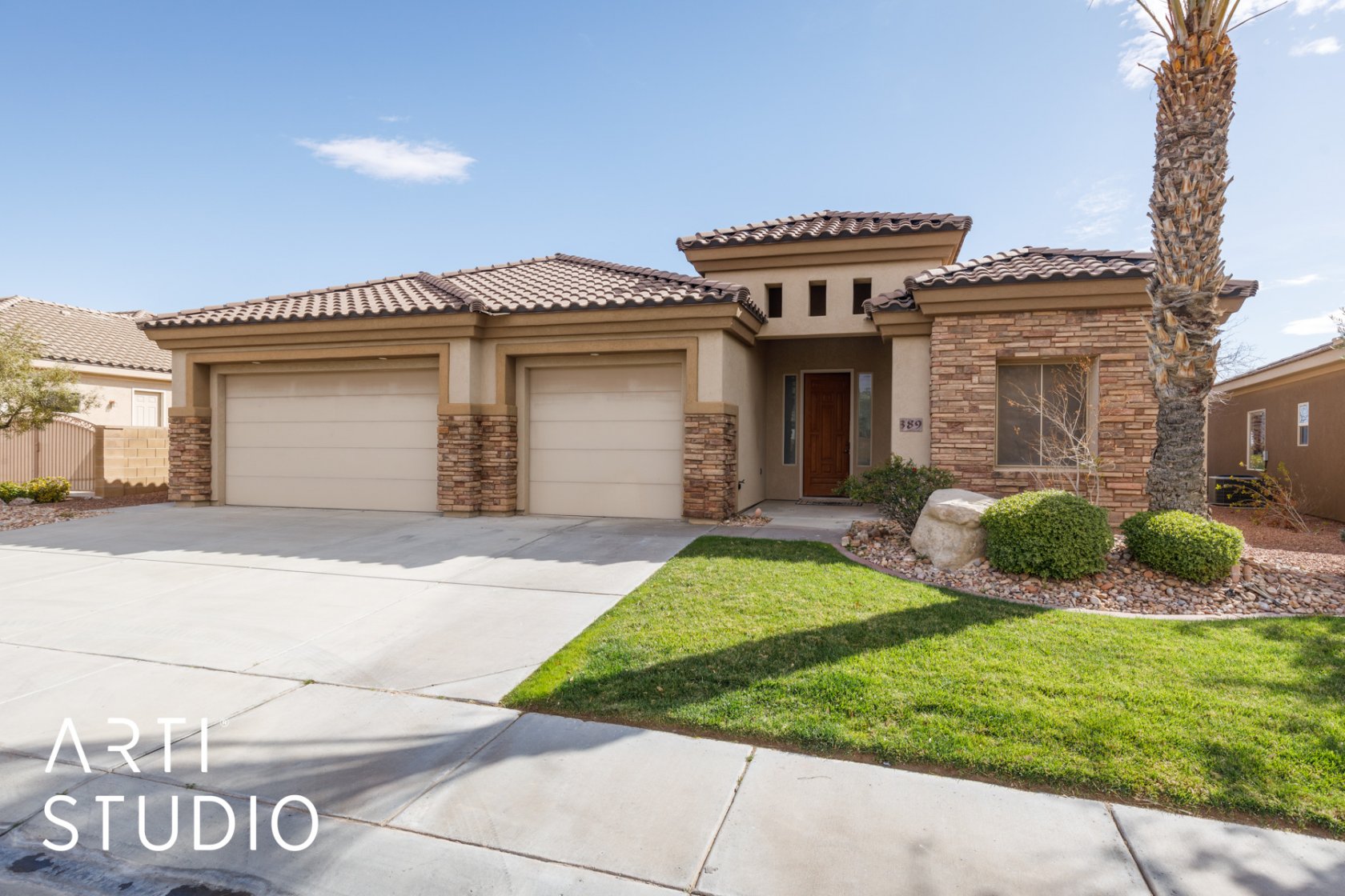 389 Sublimity Crest