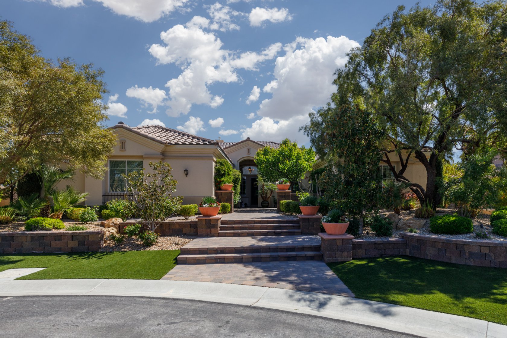 5594 Sumac Ridge