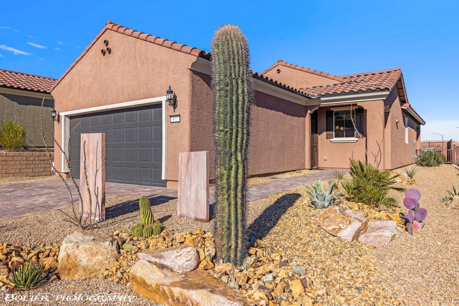 977 Flagstone Bluff