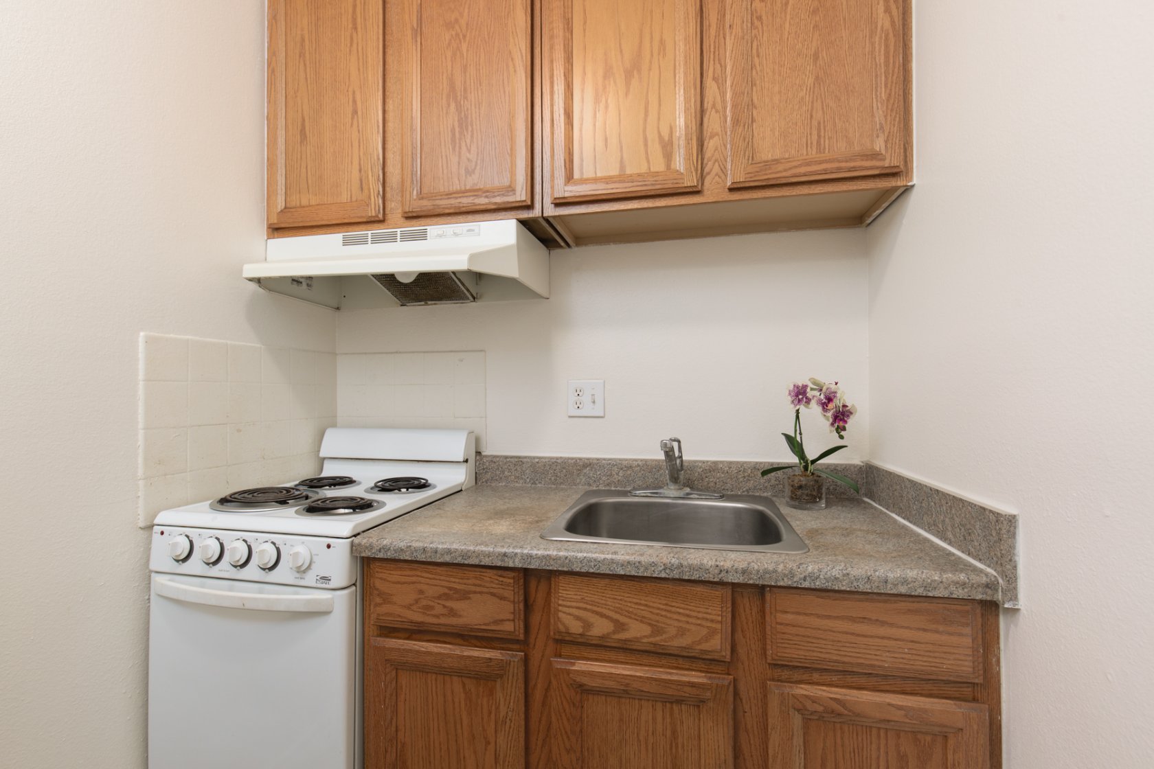 4600 University Center Drive, Unit #118