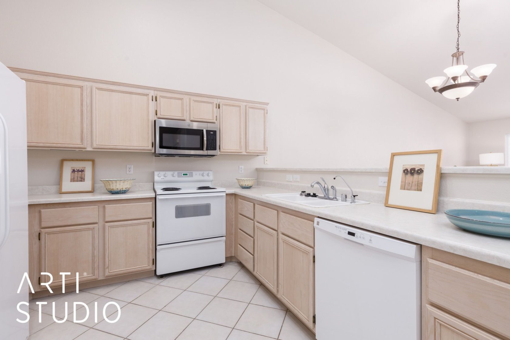 529 Ridge Crest