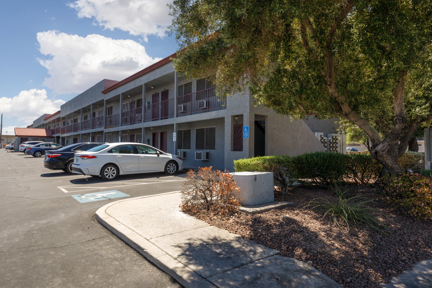 797 E Harmon Av #43