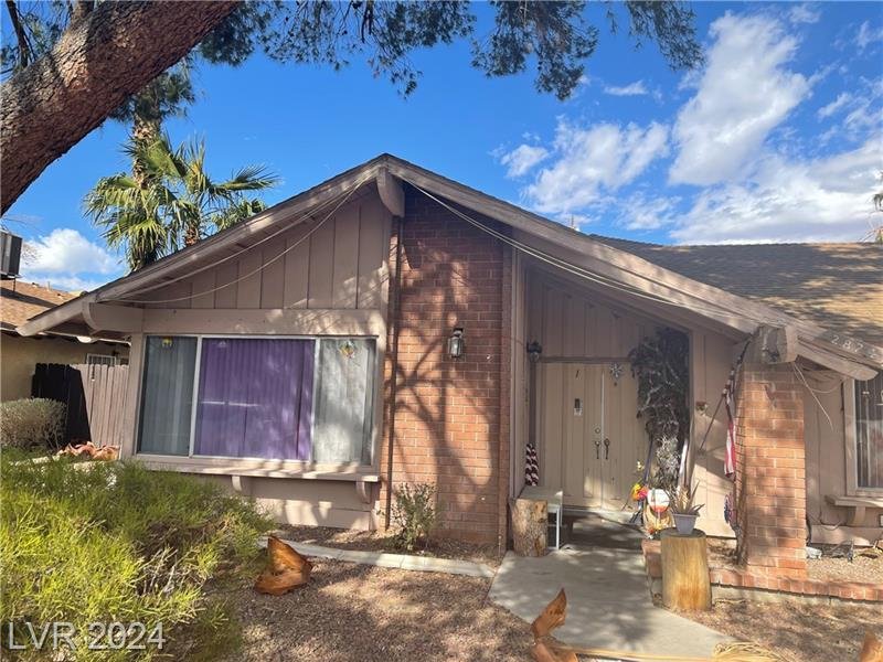 2874 Karen Ave