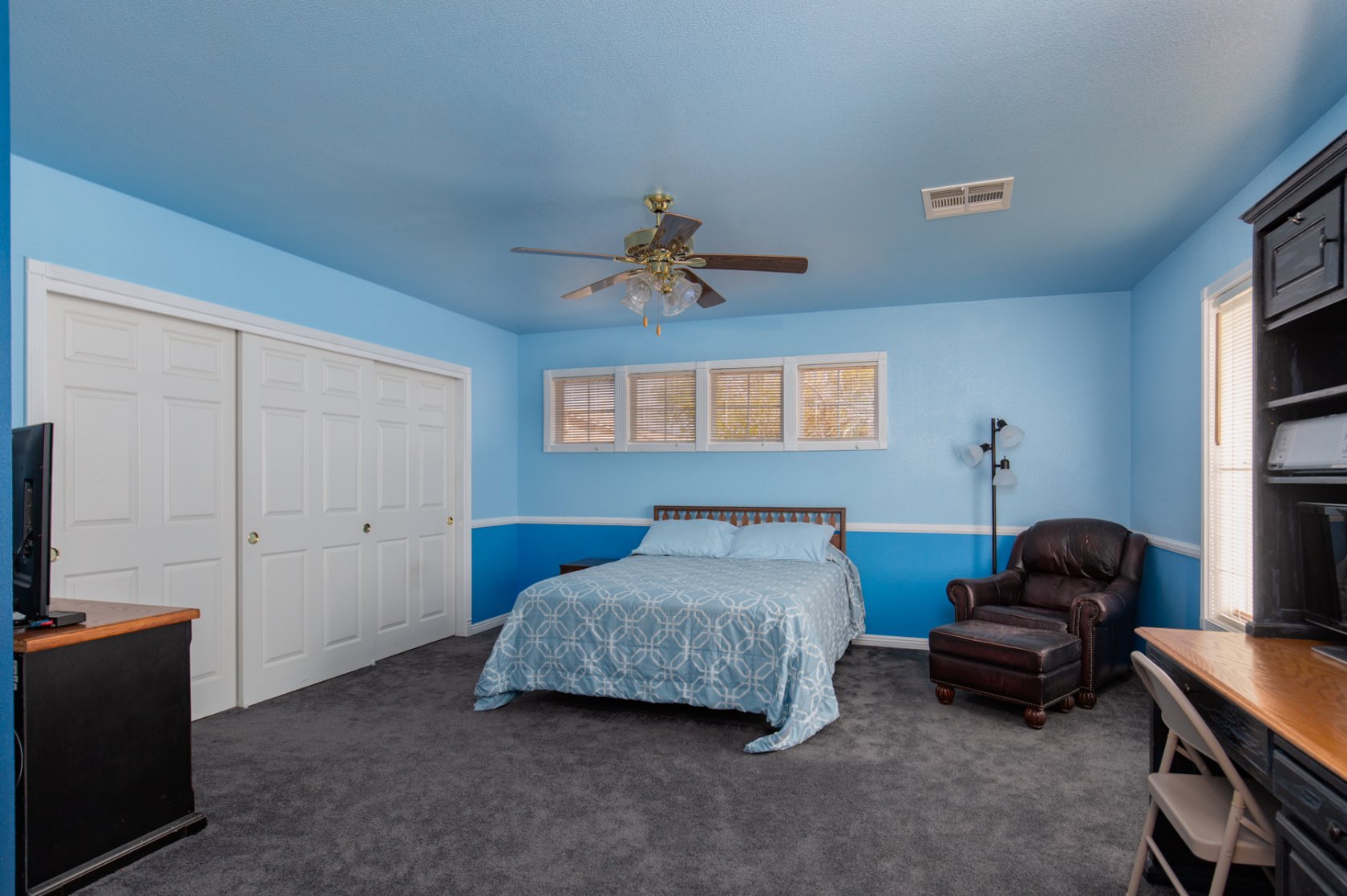 8213 Cabin Springs