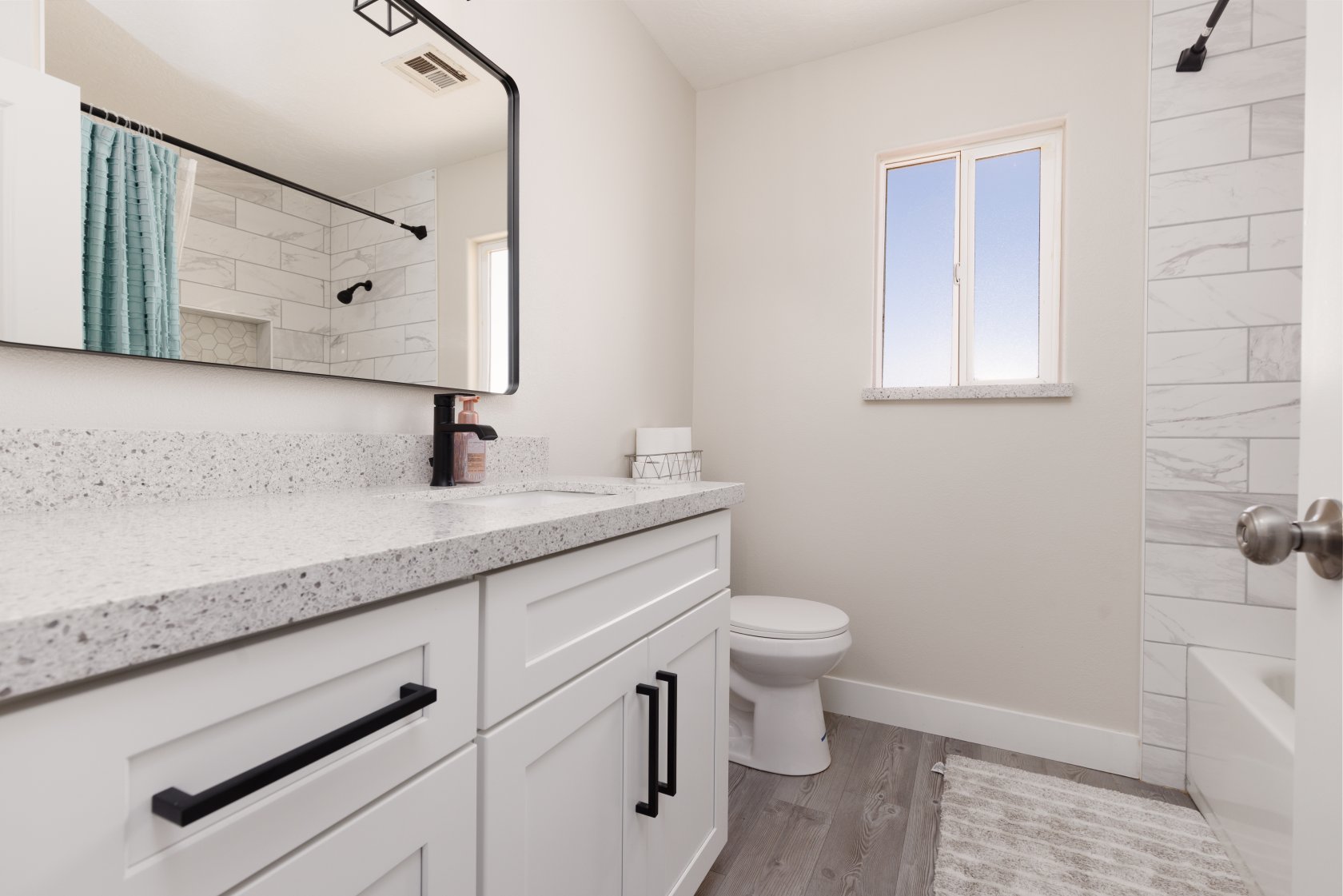 931 Adobe Dr