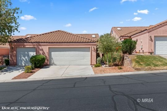 709 Appletree Ln