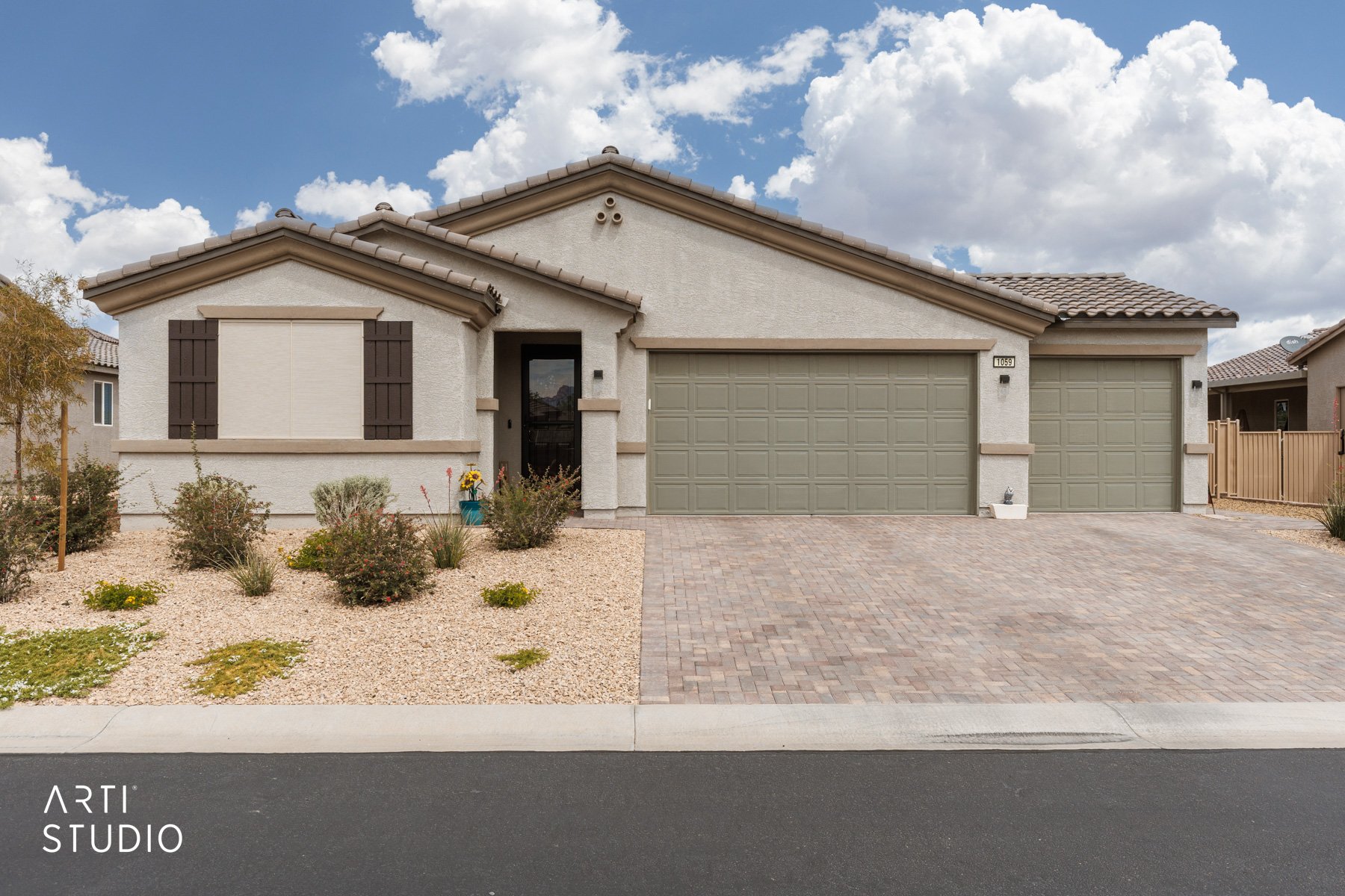 1059 Overlook Ln