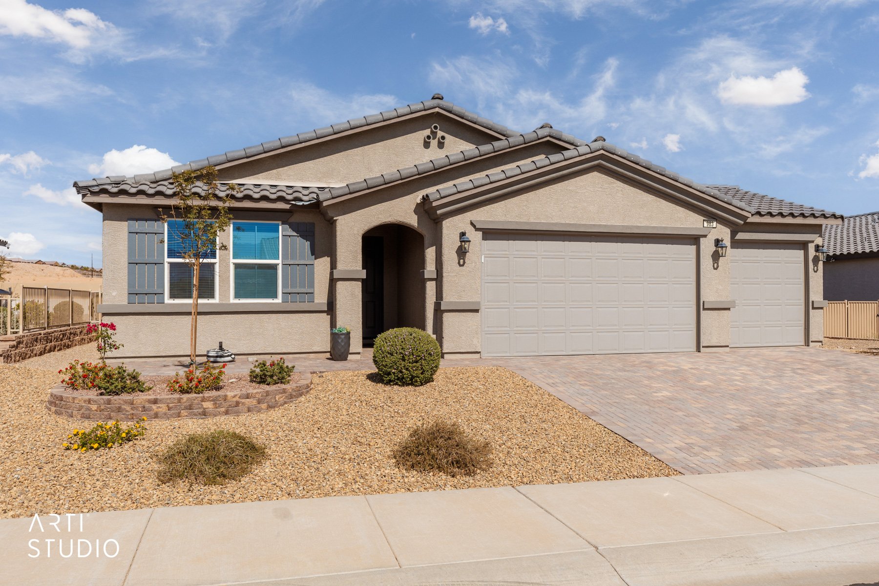 983 Atkins Ln 