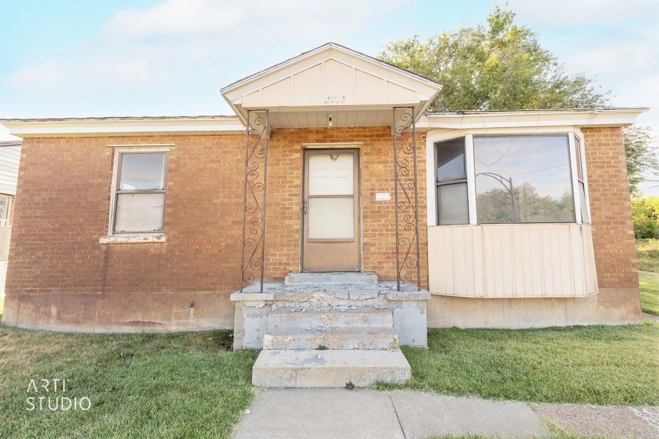 50695 Investors Special! Bungalow on Ogden's East Bench. Sold AS-IS, property needs TLC. Seller will not be responsible for ANY repairs or clearing/cleaning
out property. No photos of interior will be posted. Cash and conventional buyers only. Property will not pass FHA or VA Appraisal Requirements.
Please request showings through Showing Time. Supra is on the front step. Please park along Harrison Blvd. for showings.
Sellers won't be making ANY repairs.
Please accompany all offers with Proof of Funds, Pre Approval Letter, LBP Disclosure and SPCD.
Recorded Easement for Driveway.
Square footage figures are provided as a courtesy estimate only and were obtained from County Records. Buyer is advised to obtain an independent
measurement.