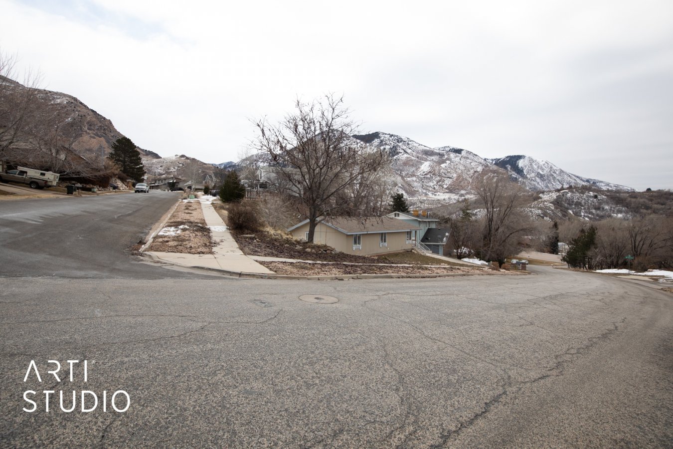 52636 Live near the mouth of Ogden Canyon, gateway to Ogden Valley, and all sorts of fun! Minutes to parks, ski resorts, hiking, boating, shopping, amenities galore. Beautiful views from the back deck up toward the peaks of the Ogden mountains.