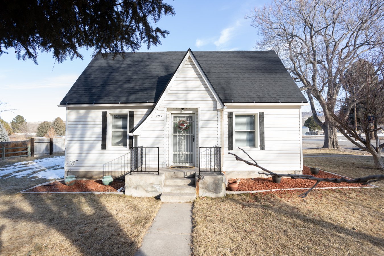 54498 For additional property and agent information, click on the virtual tour below.