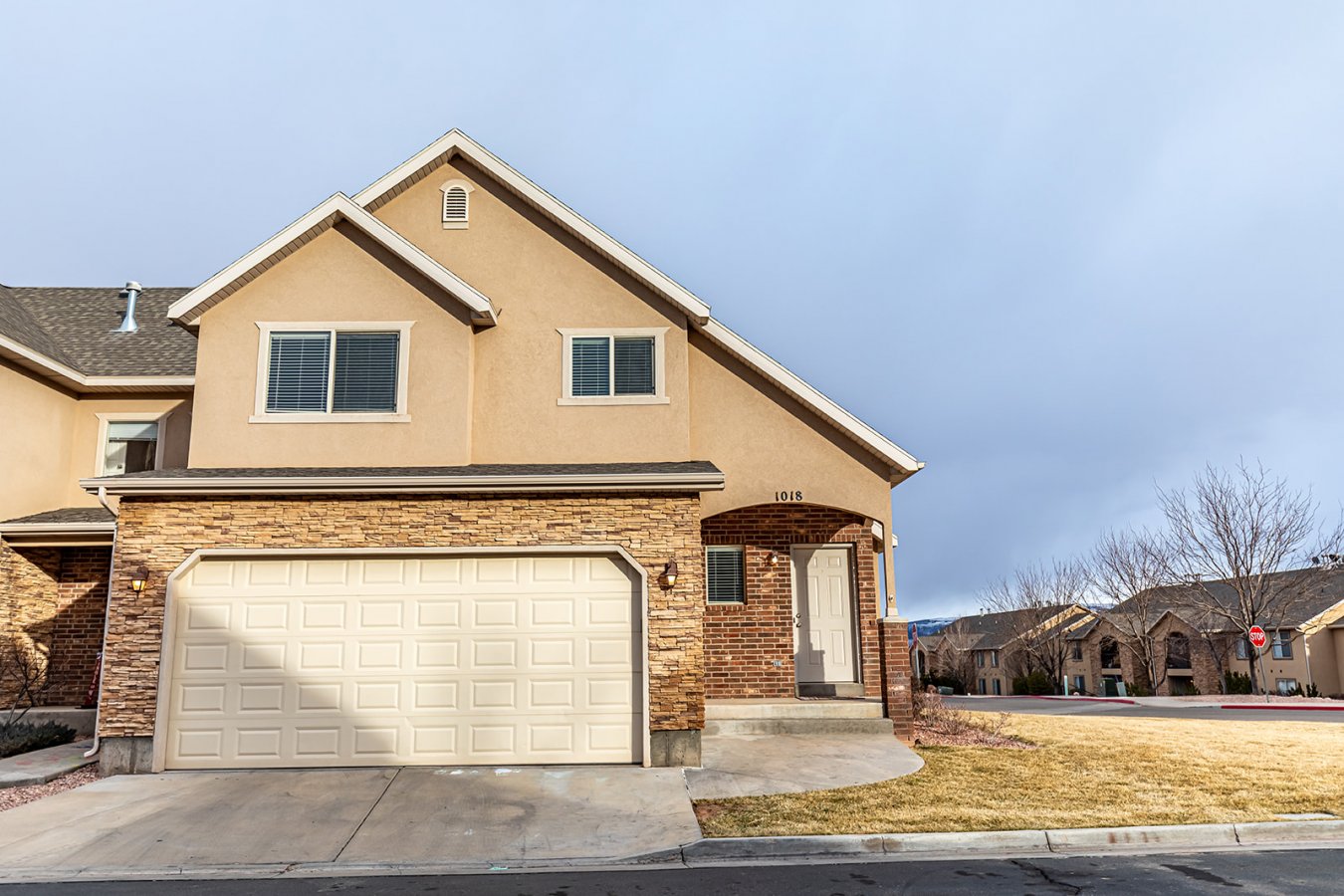 Come check out this well-kept row-end townhome! Close to parks, hospital, and other amenities! This place is move-in-ready! Call today to schedule a showing before it's too late! All figures are provided as a courtesy. Buyer and buyer's agent are advised to verify all info! For additional property and agent information, click on the virtual tour link below.