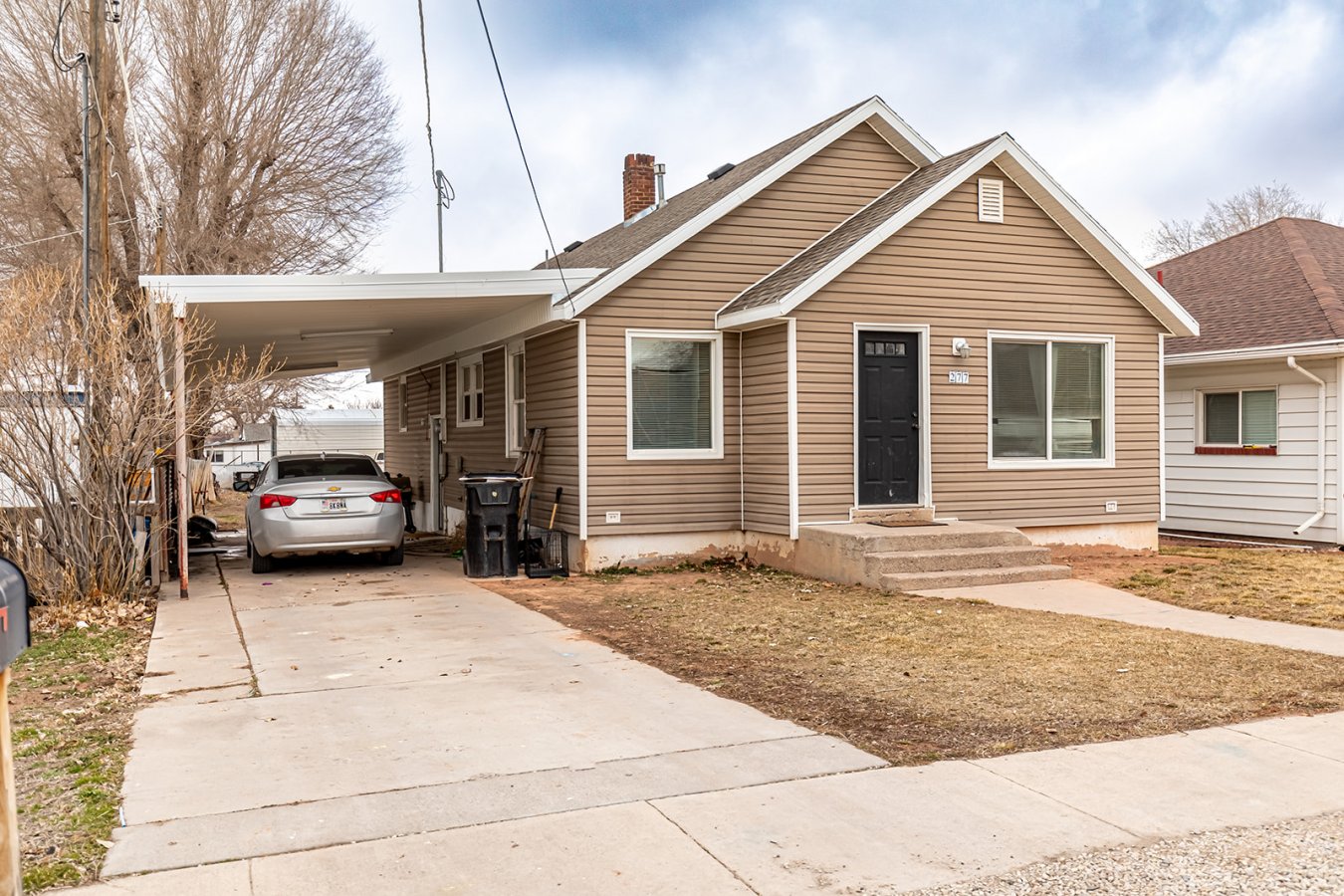 Cute bungalow style home with open living area, good sized kitchen with lots of storage, great starter home or investment property. All living on the main level, along with the laundry. Very cute home. For additional property and agent information, click on the virtual tour link below.