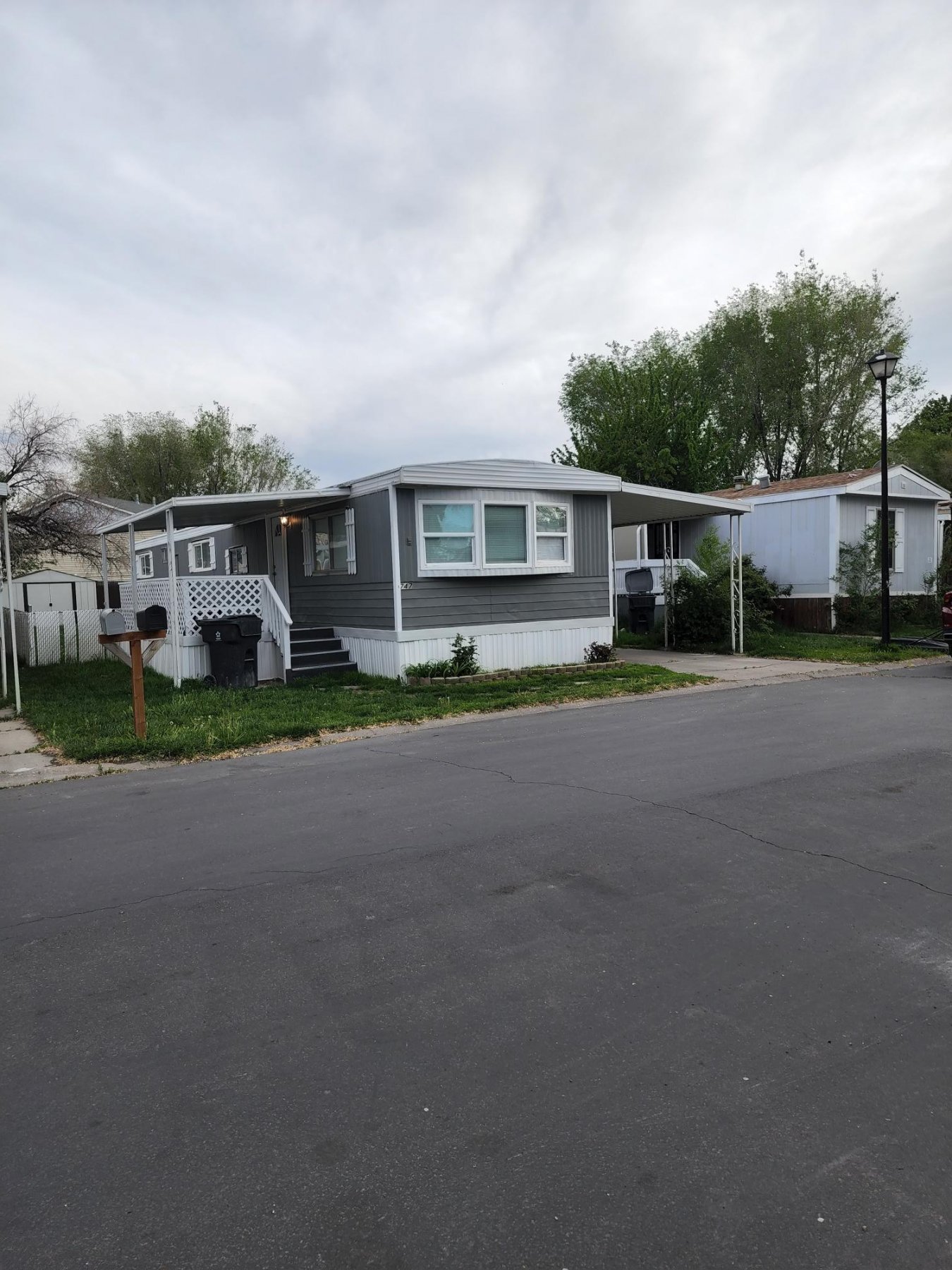57483 Great location, new remodel home, located on Taylorsville, 3 bedrooms, 2 full baths, laminate floors, and title. It is recommended that when making the offer in parallel, the buyers have the approval of the community as well as the pre-approval letter of the loan. proof of funds if Buyer purchases on cash.