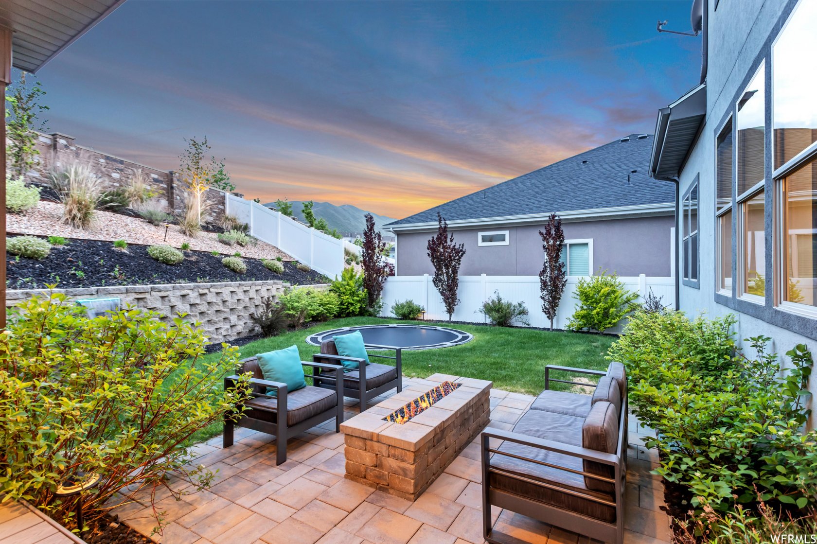 1012 E Deer Heights Ct