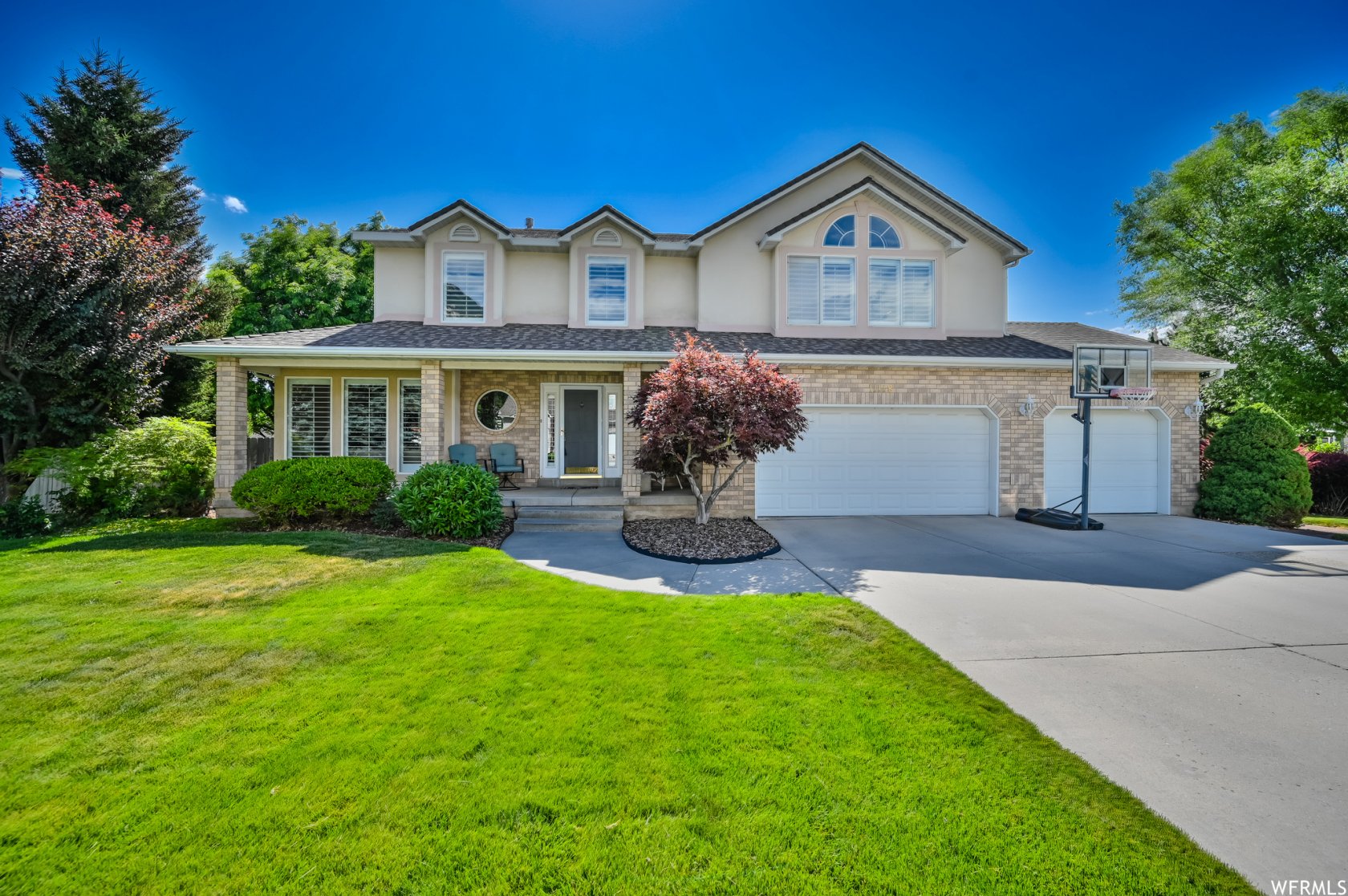 59562 Price adjustment! This is it! Beautiful home with gorgeous mountain views and so much living space! Open entryway, formal living room as well as informal living room on the main floor. Large formal dining room and semi formal dining area as well. Oversized bedrooms throughout and most have walk in closets. The master suite is massive with vaulted ceilings, high windows, and includes an en-suite bathroom with jetted tub, double sinks, and walk in closet. The basement includes a full wet bar and open living space. So much room for storage in the basement and oversized 3 car garage. The gorgeous backyard is fully fenced with a large deck, perfect for entertaining and relaxing. Yard is complete with raised garden beds, and a dog run. Schedule your showing today!