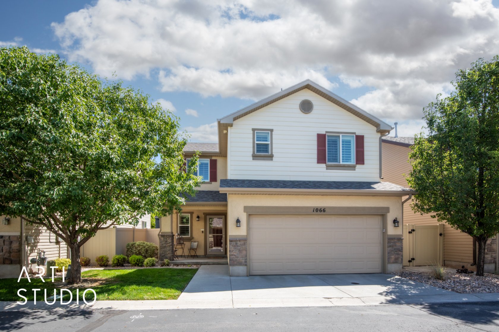1066 W Stonehaven Dr