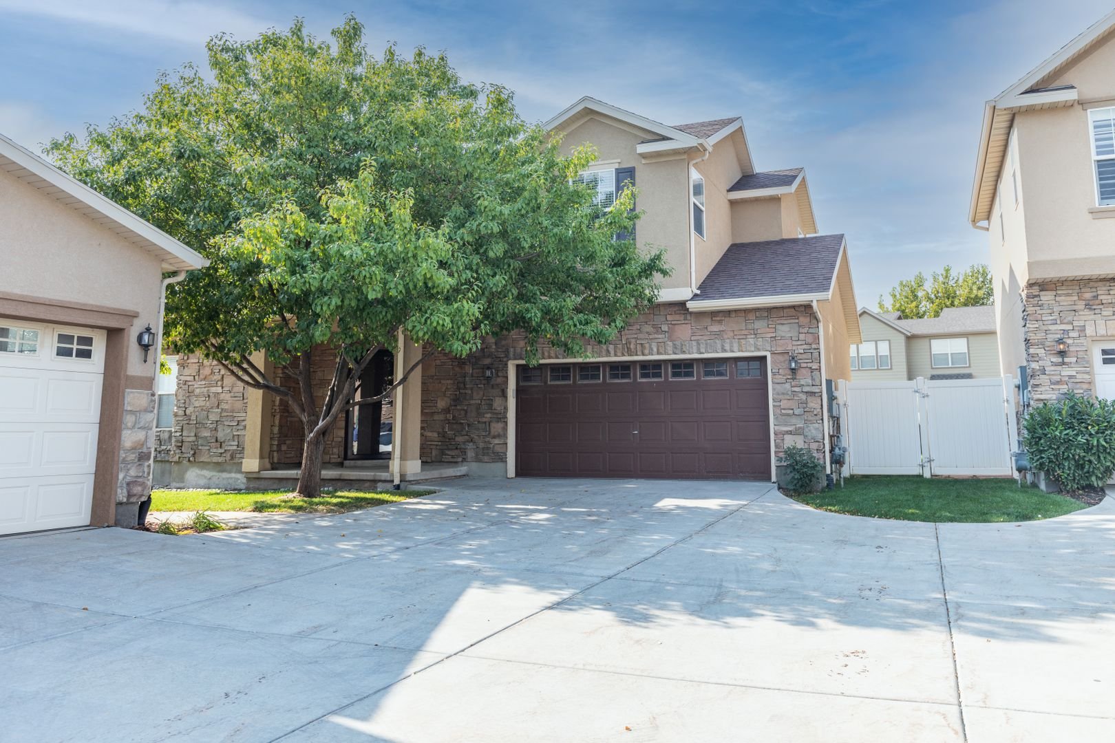 4933 W Favre Bay Riverton, UT 84096 Property Management