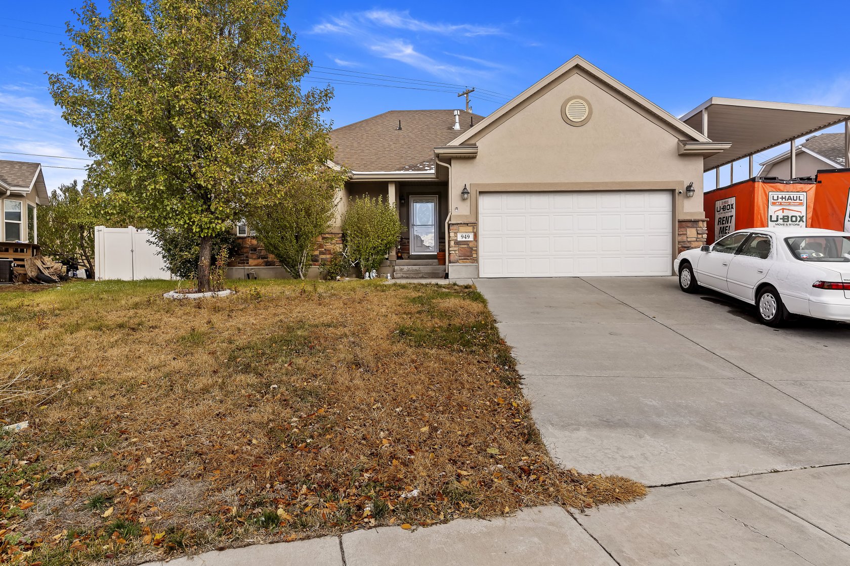 949 E Chris Cir
