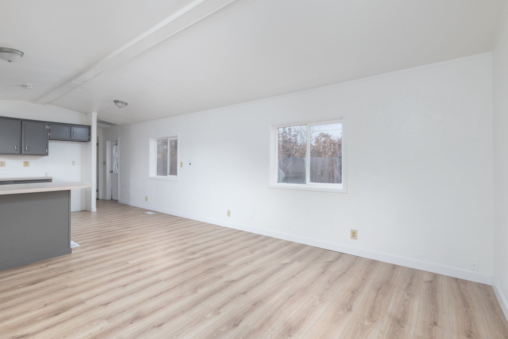 3037 LINCOLN AVE