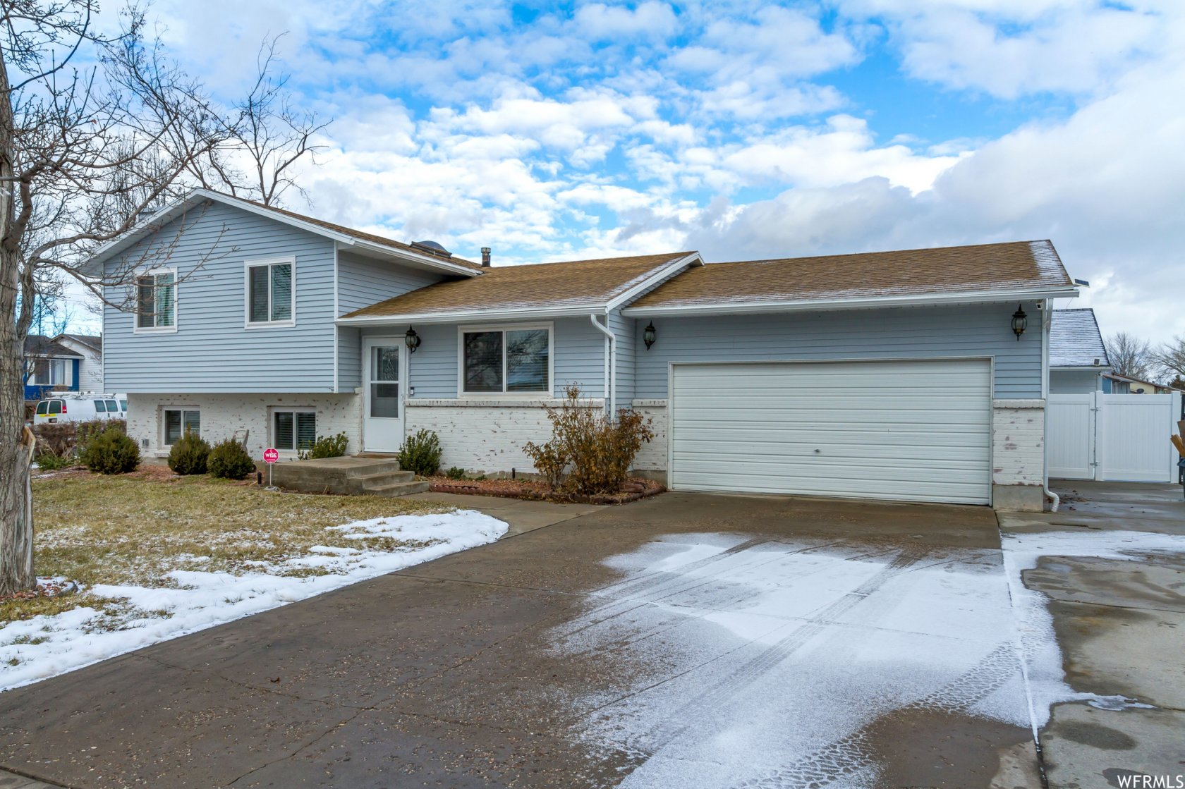 916 W. 2025 S.