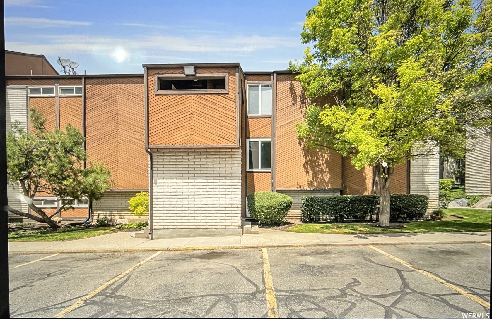 2436 S Elizabeth St. #4