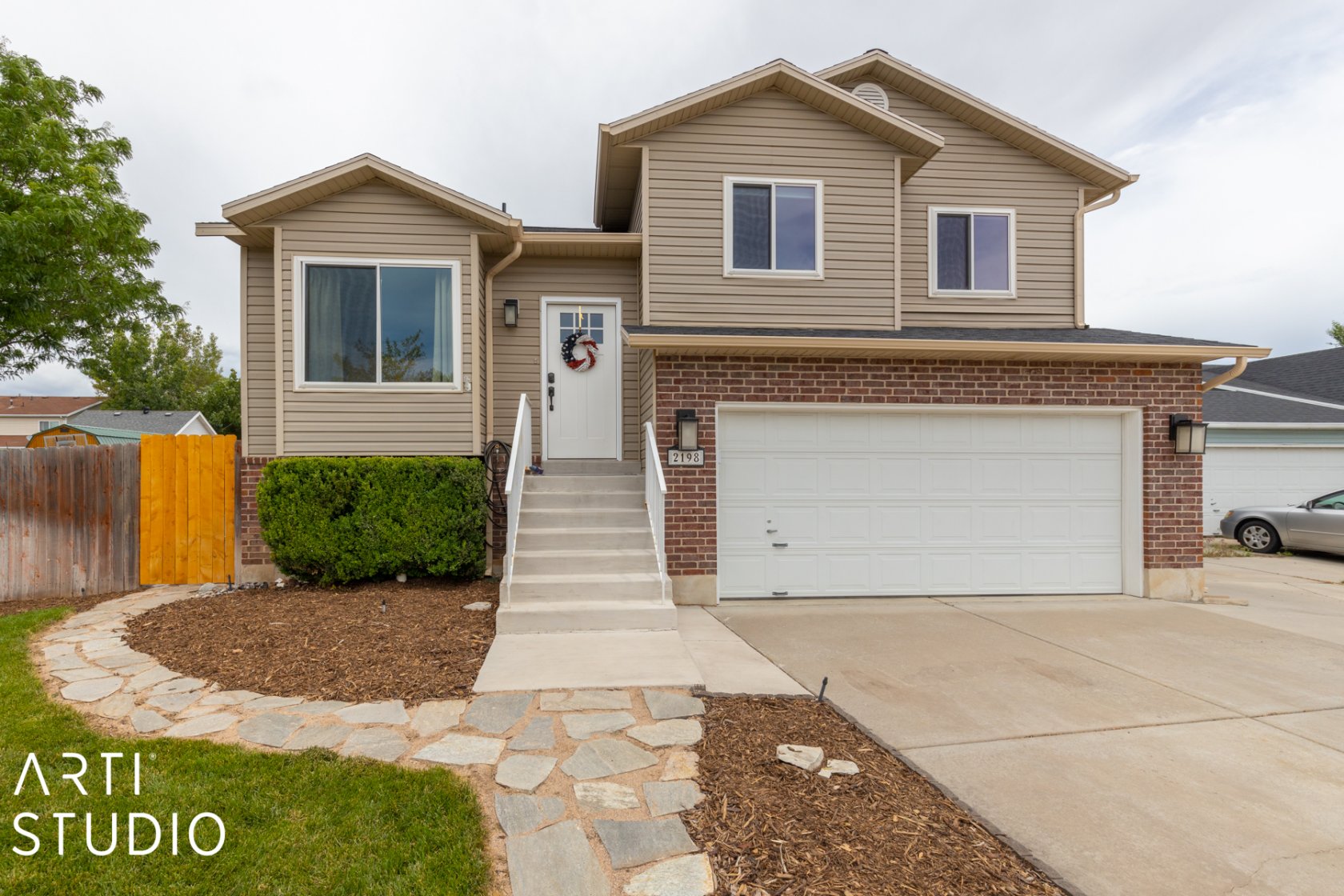 2198 N 2290 W