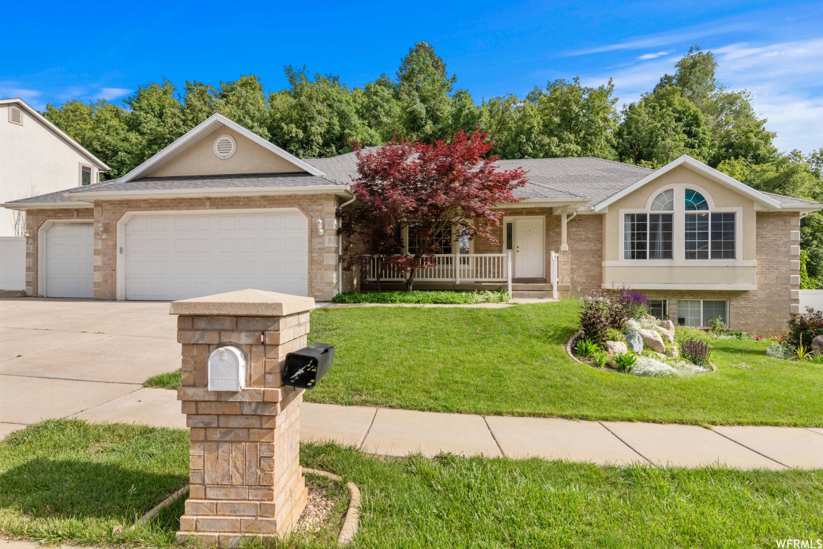 2660 East 1700 North