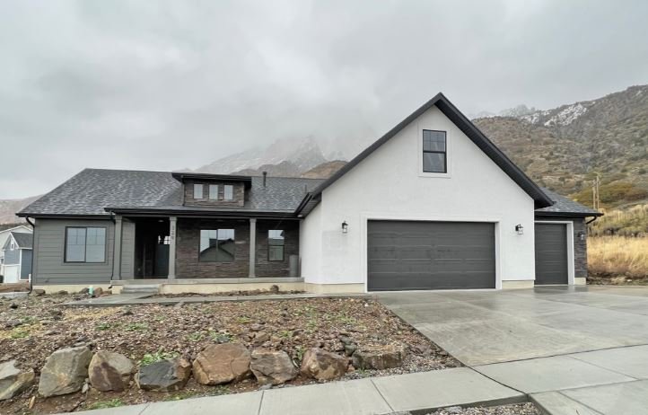 329 E SADDLEBACK