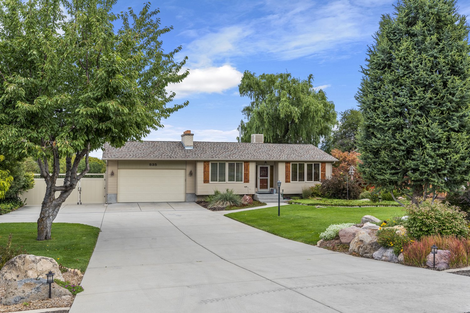 835 E Canyon Breeze