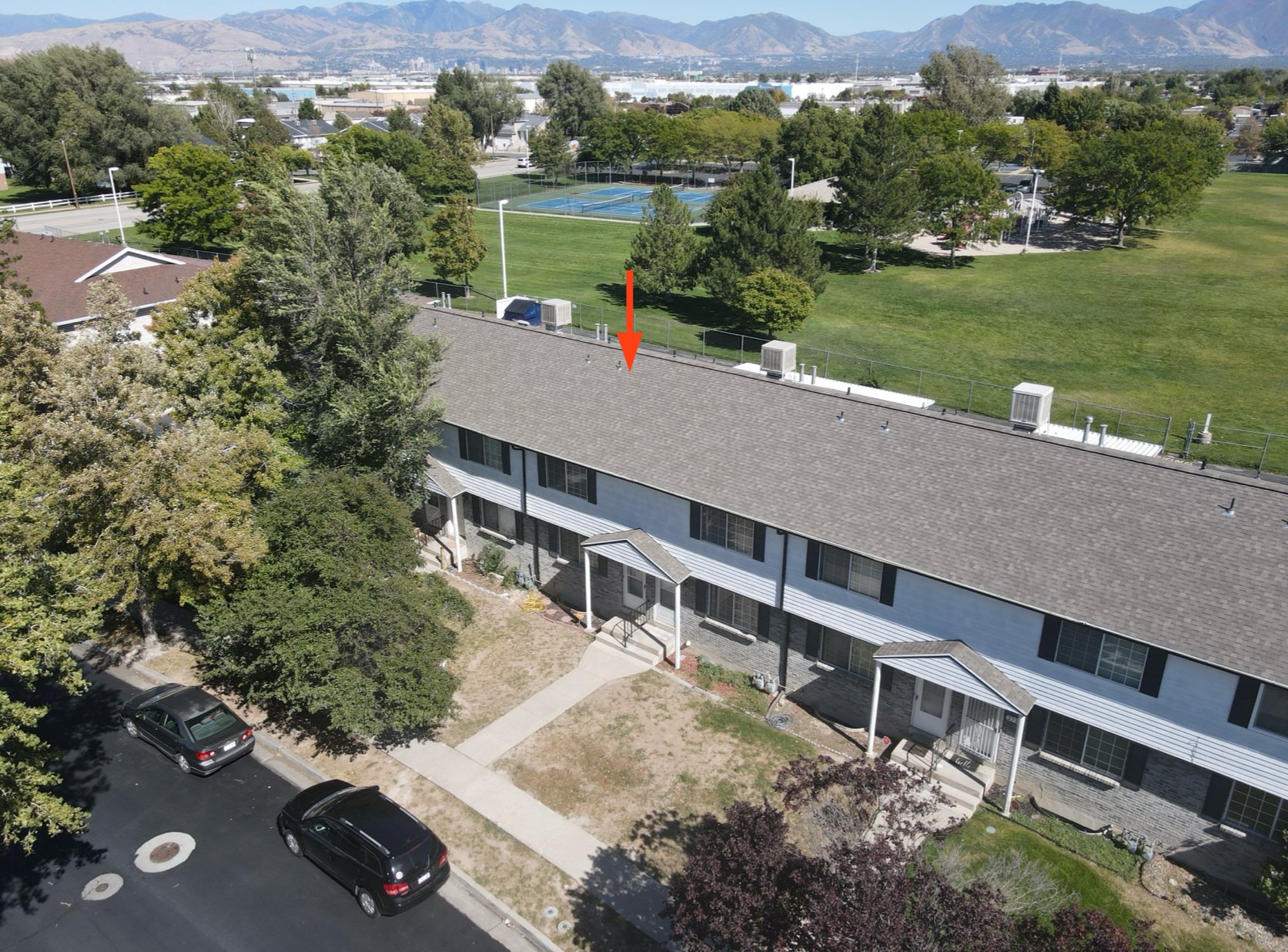 2747 S Center Brook Dr