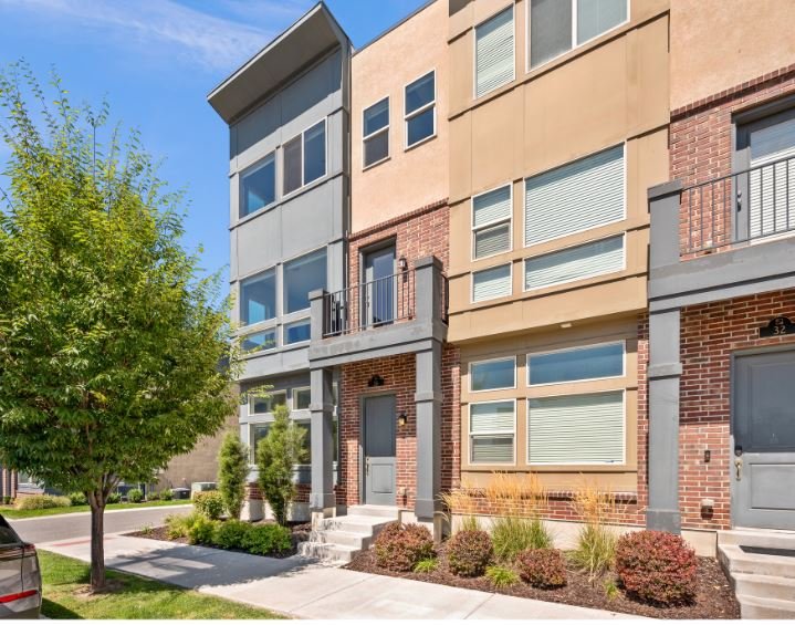 36 W Gilbride Ave