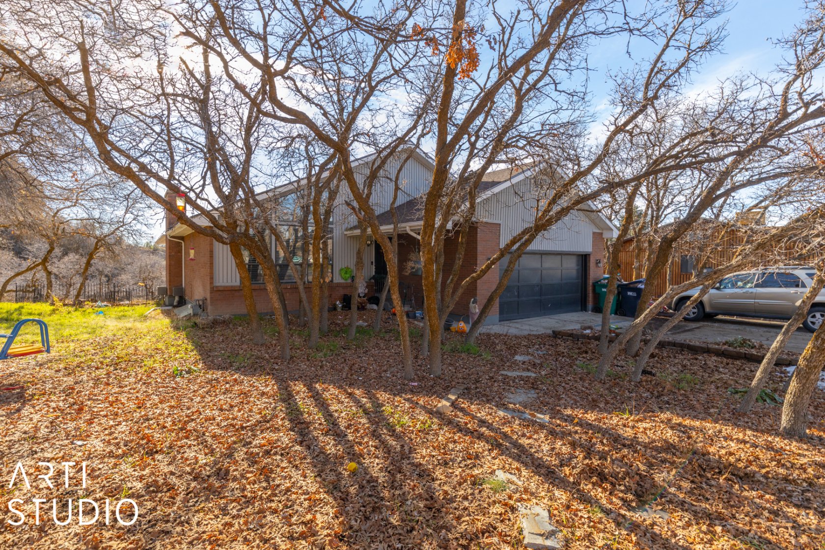 2664 E Antelope Dr