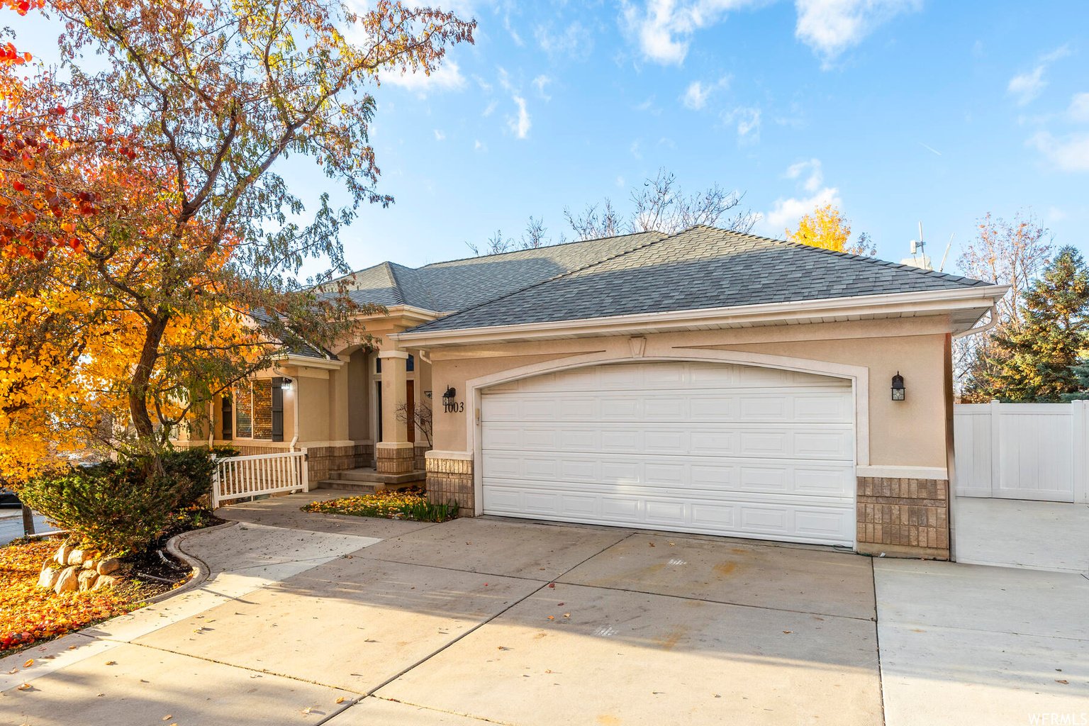 1003 E Fairway Dr