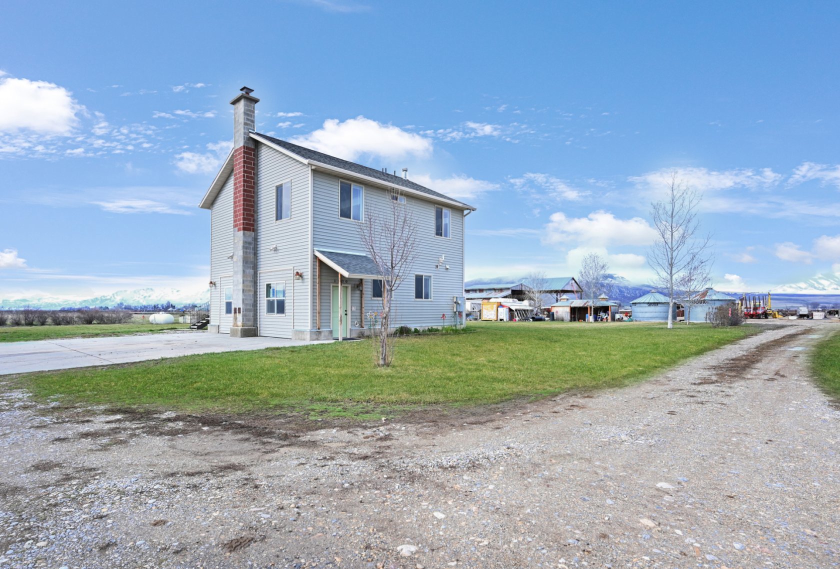 1100 E Main St