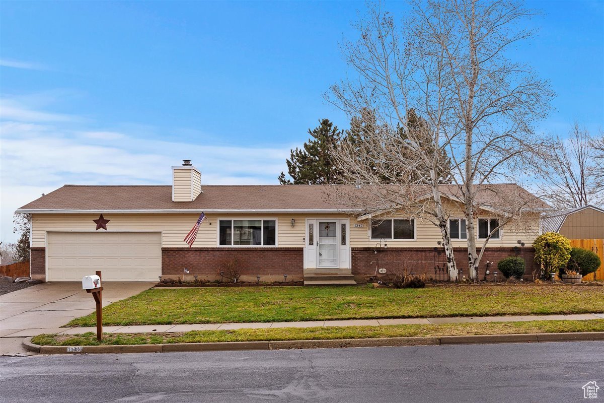 1347 N East Lisa St