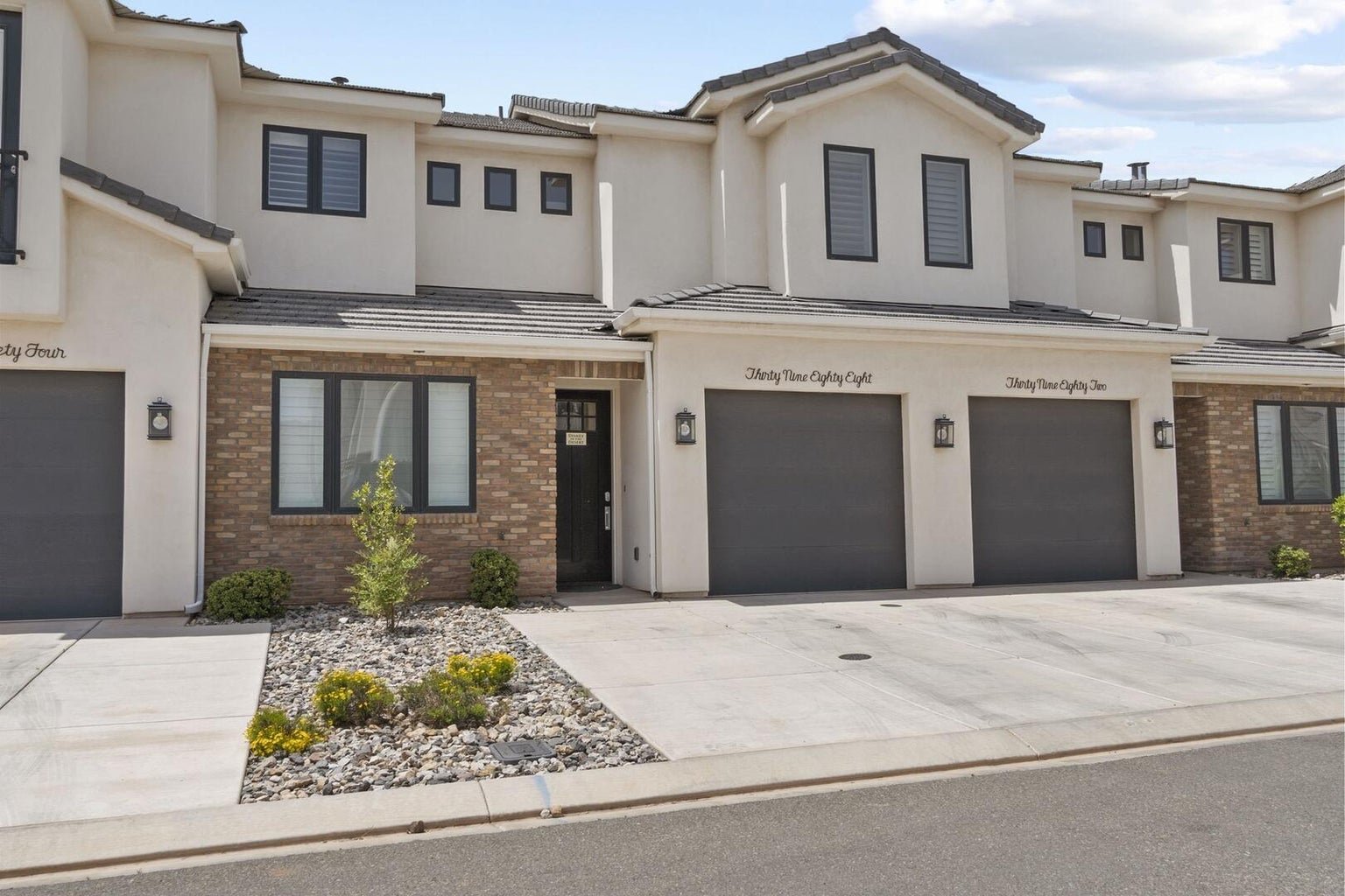 3988 Barstow LN