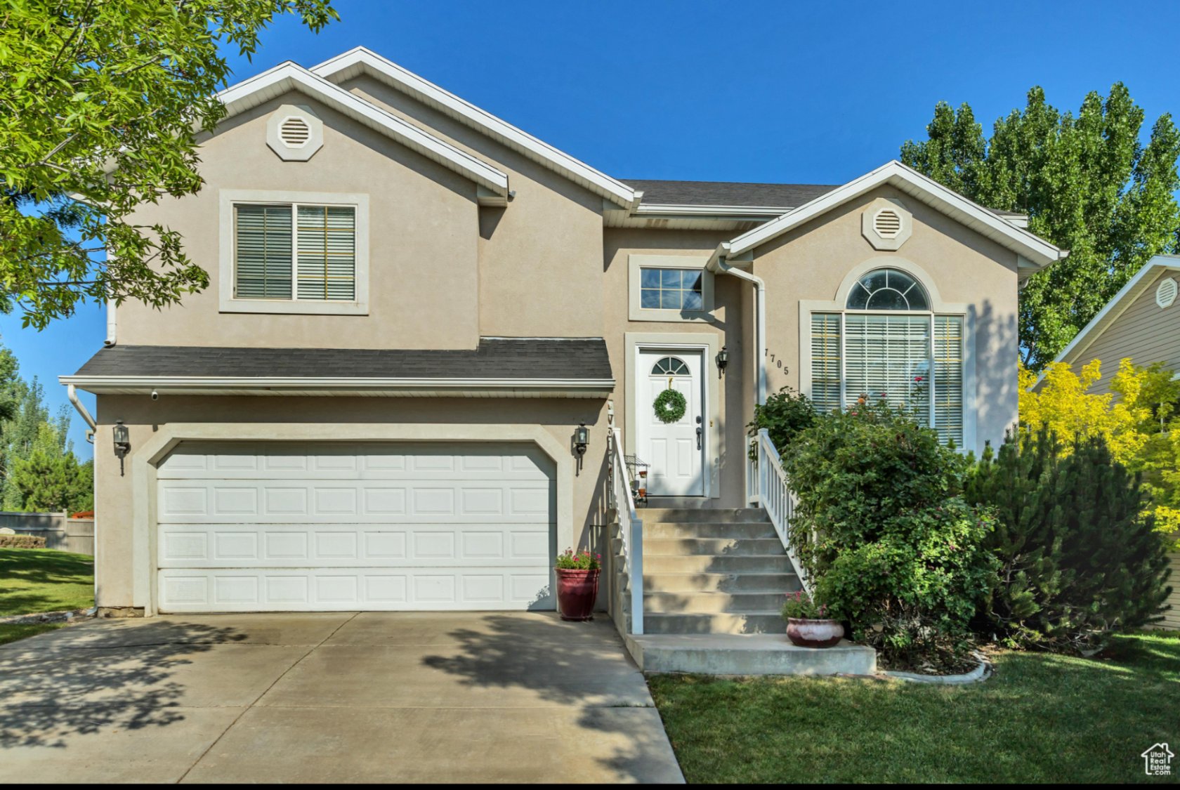 7705 N Kitty Hawk Way