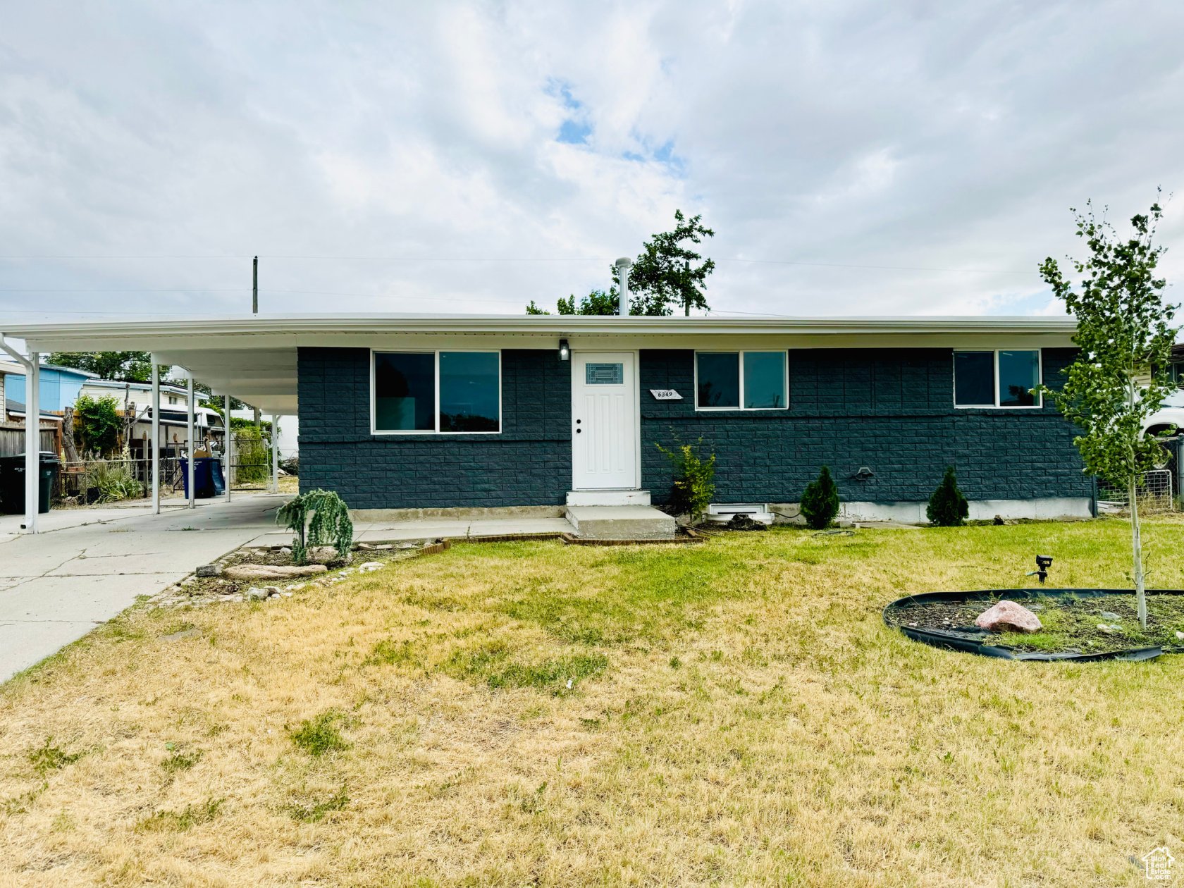 6349 W MEANDER AVE