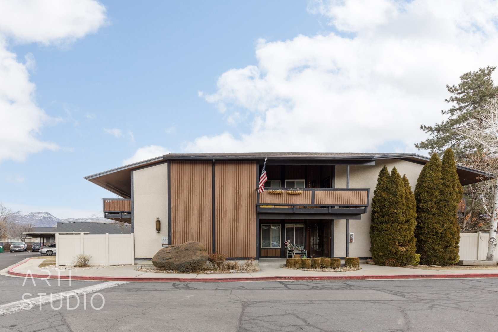  245 W GARDEN PARK DR