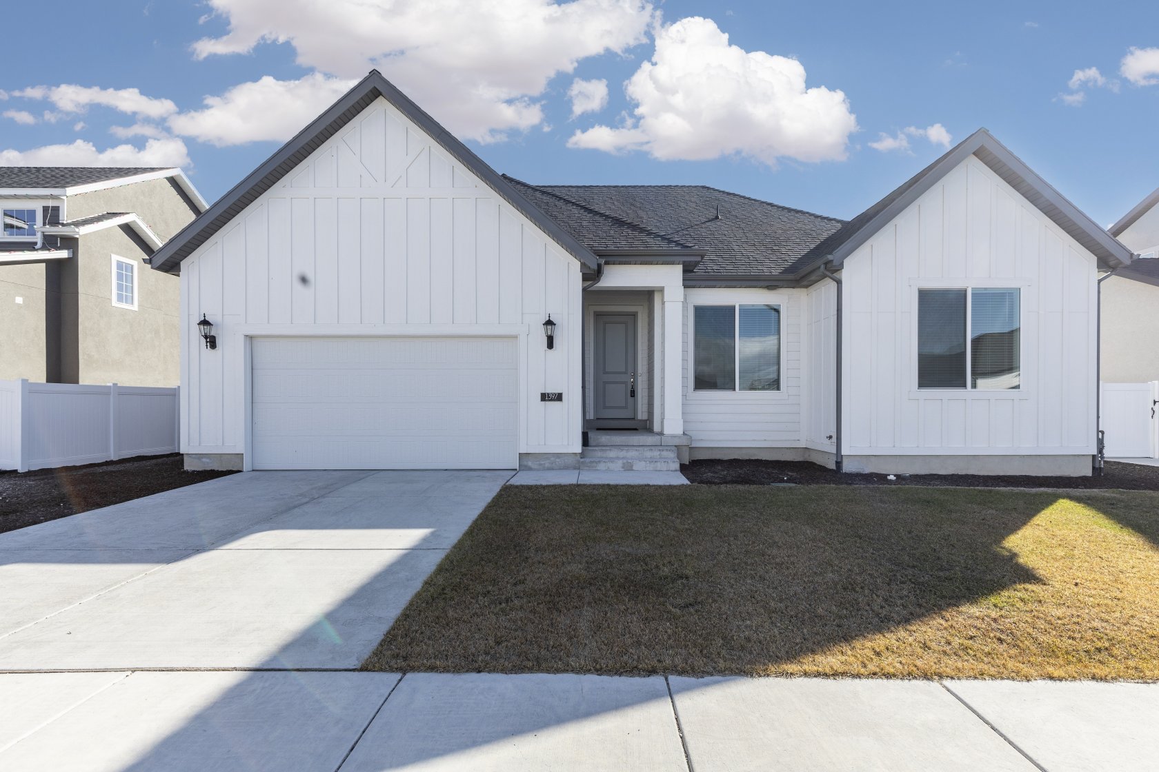 1397 W Valley Dr