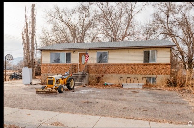 521 N 2400 W